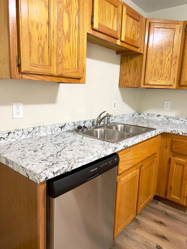 Building Photo - 56 Bell Rd