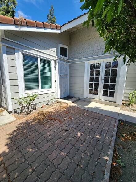 Building Photo - 14104 Hillcrest Dr