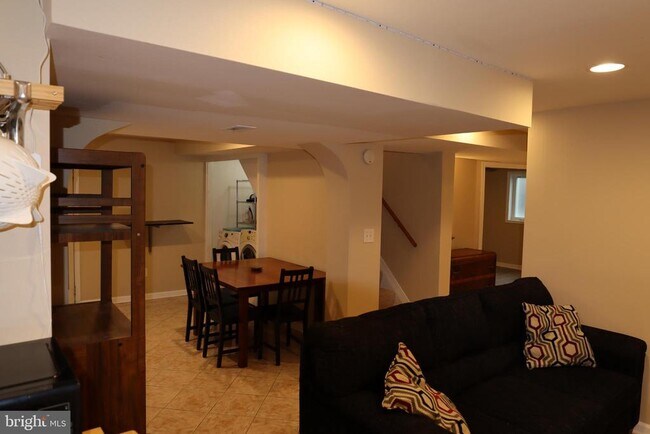 Building Photo - 11202 Troy Rd