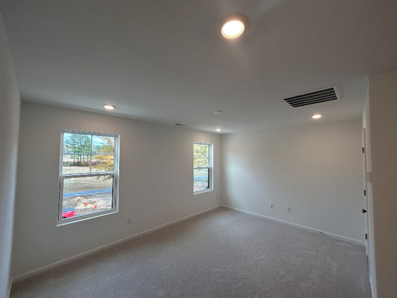 Building Photo - 1510 Crescent Townes Wy