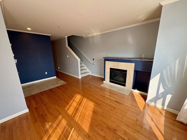 Building Photo - 1541 Cherrylane Pl S