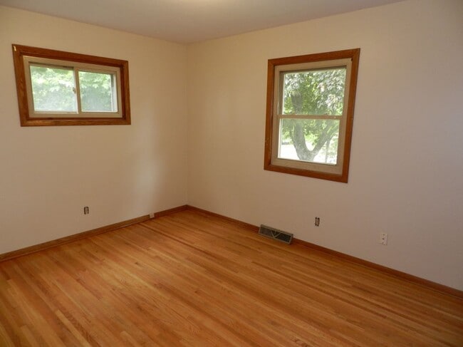 Building Photo - 2571 Crown Hill Ct