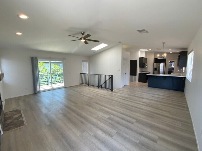 Building Photo - Modern Beach House