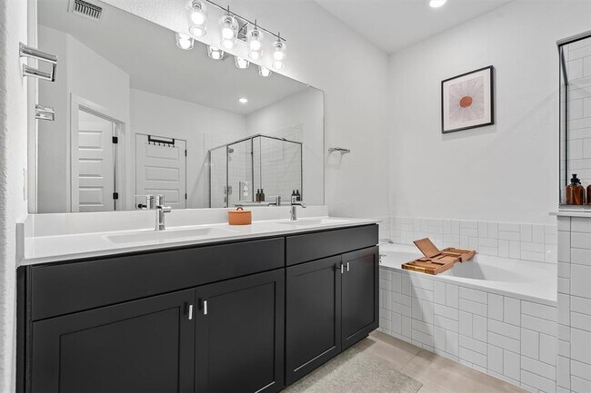 Building Photo - 905 Gray Fox Lp