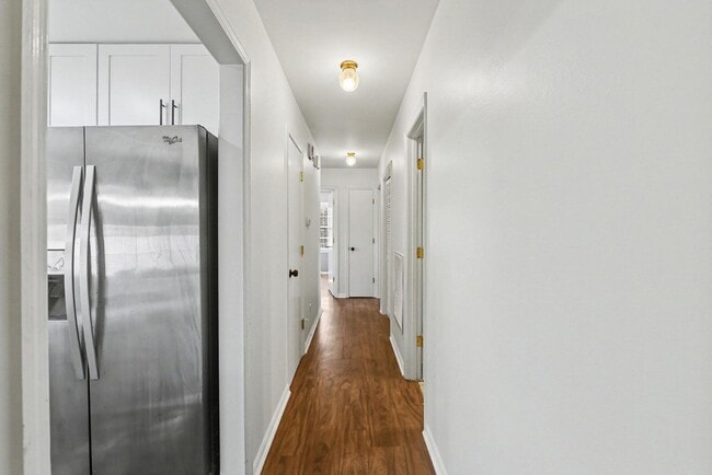 Building Photo - 108 Laurels Curve