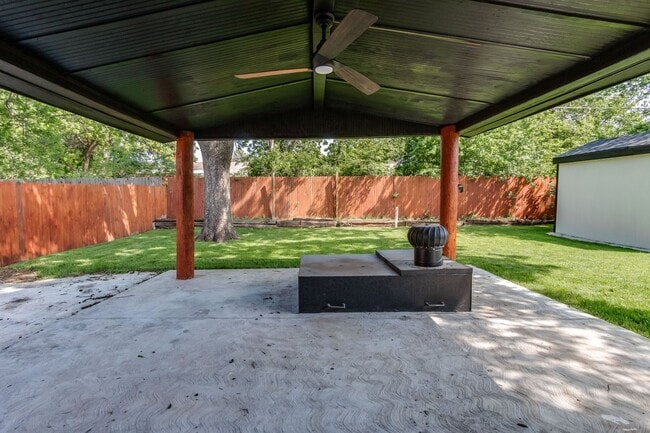 Building Photo - Luxury remodel in NW Oklahoma City