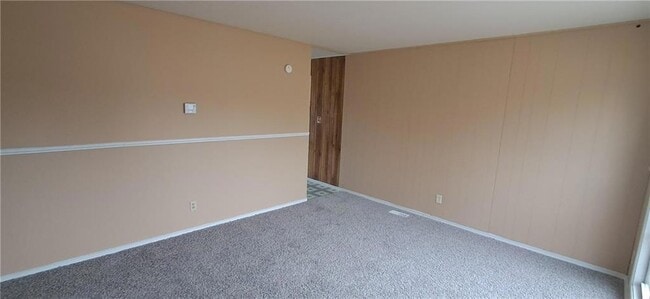 Building Photo - 3305 Chippewa Ln