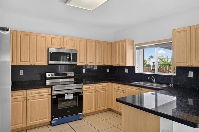 Building Photo - 5732 SW 162nd Pass