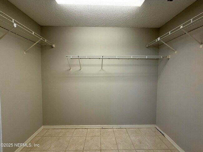 Building Photo - 2217 Hammock Oaks Dr N