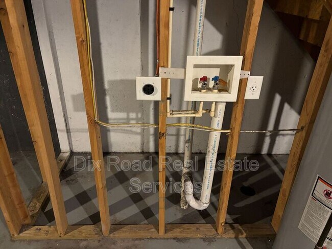 Building Photo - 17 Ambergreen Ct