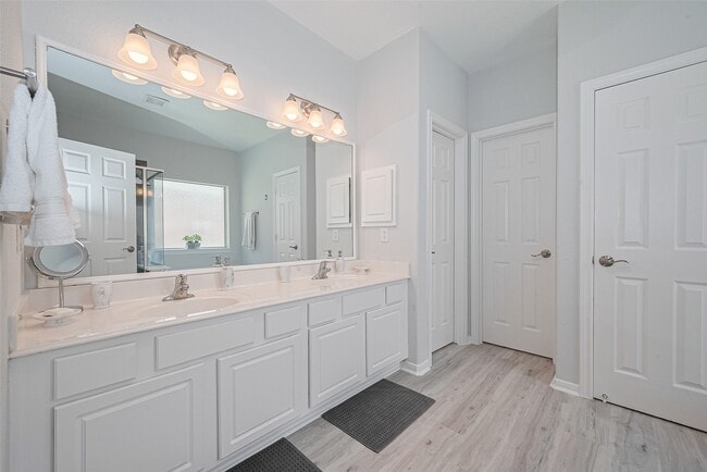 Building Photo - 14 Sprite Woods Pl