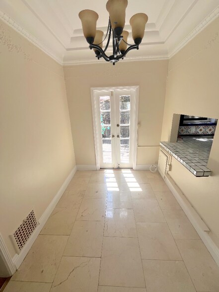 Building Photo - 223 S Gale Dr