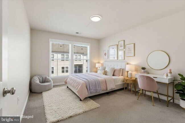 Building Photo - 2932 Finsbury Pl