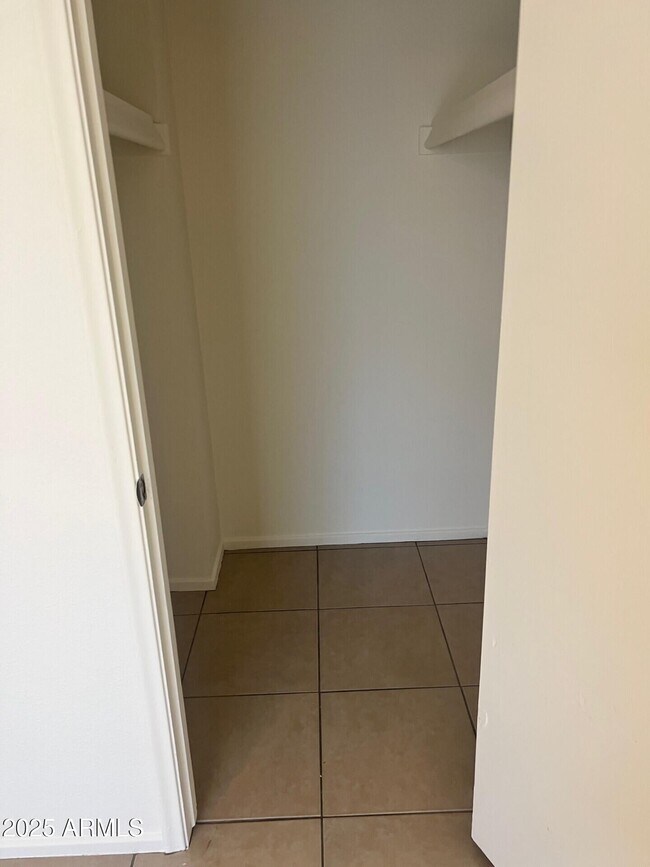 Building Photo - 540 N Hall