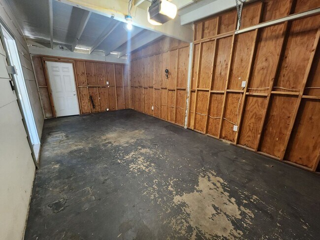 Building Photo - Ocotillo Ave Apt 5826-5828