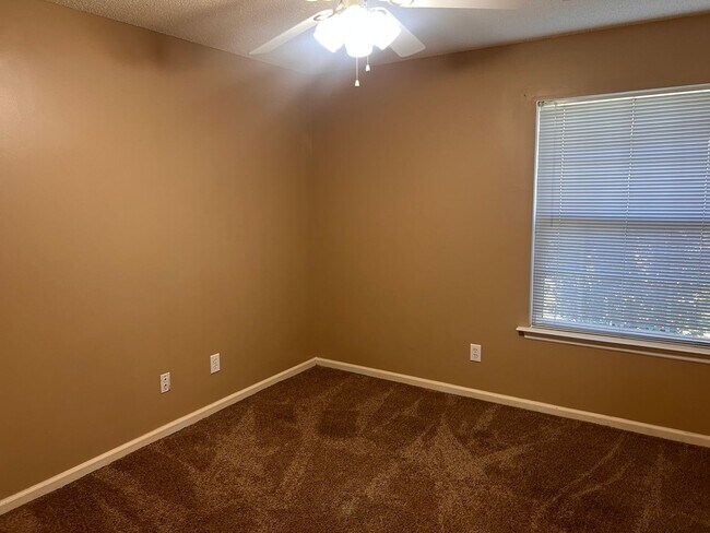 Building Photo - 3806 Maypop Cir