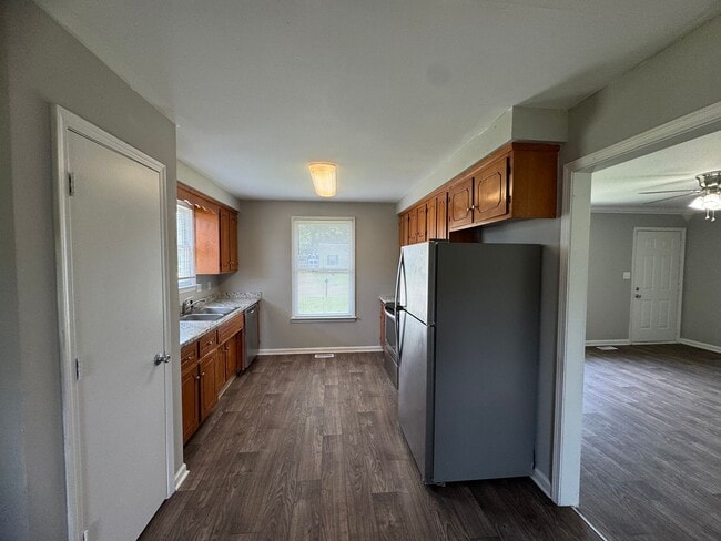 Building Photo - Single Family Home in Clarksville