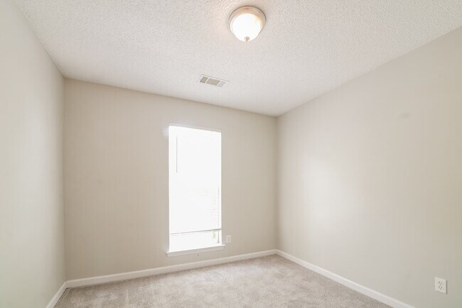 Building Photo - 111 Galway Ln