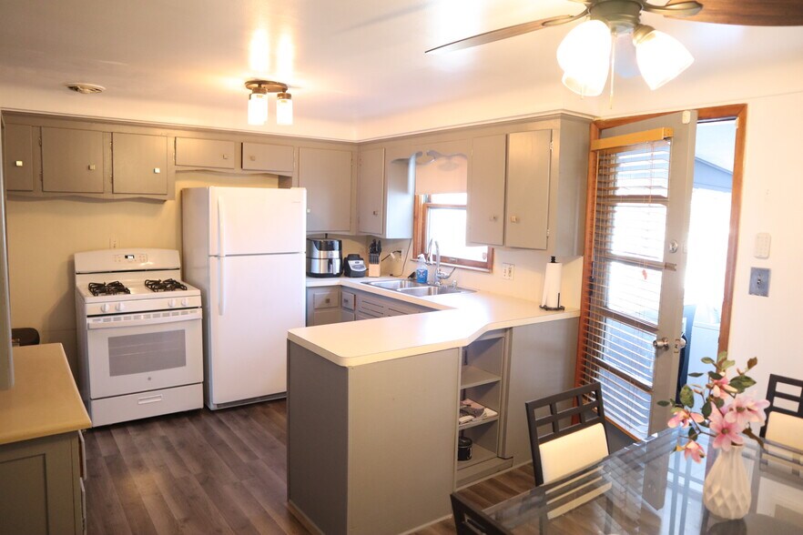 Kitchen with new dishwasher! - 1343 Pagel Ave