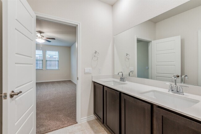 Building Photo - 4016 Moss Rd