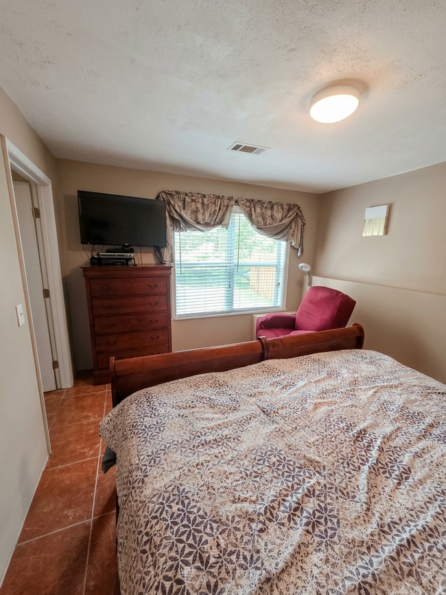 Building Photo - 311 Springs Crossing