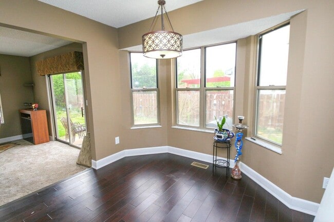 Building Photo - 1310 Abbeyhill Dr