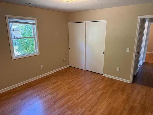 Building Photo - 3333 Kendale Dr