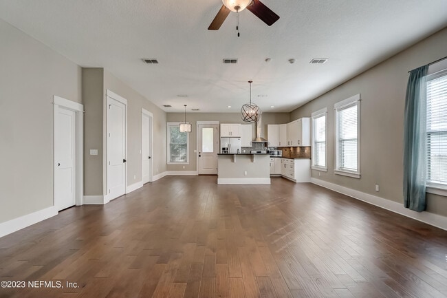 Building Photo - 1228 Willow Ct