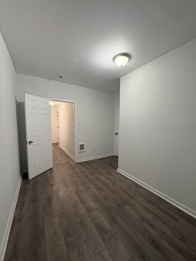 Building Photo - 2542 Cecil B. Moore Ave