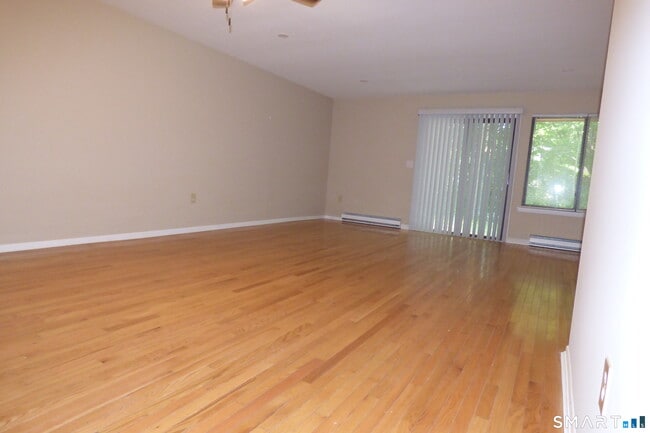 Building Photo - 35 Mountain Laurel Ct