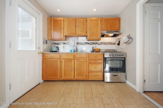 Building Photo - 16 Oldfield Pl