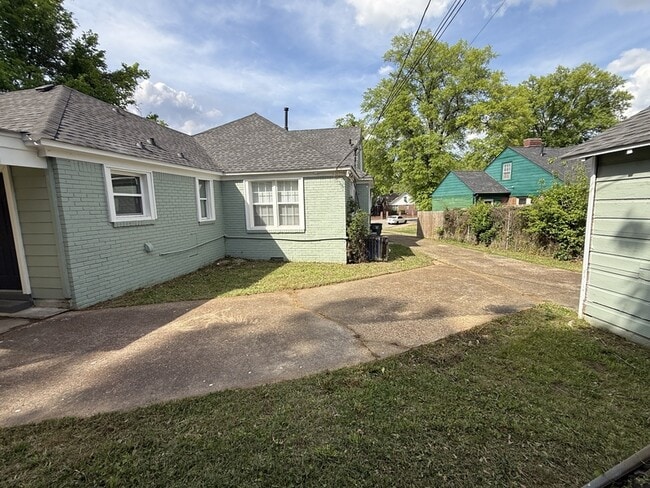 Building Photo - 1031 N Belvedere Blvd