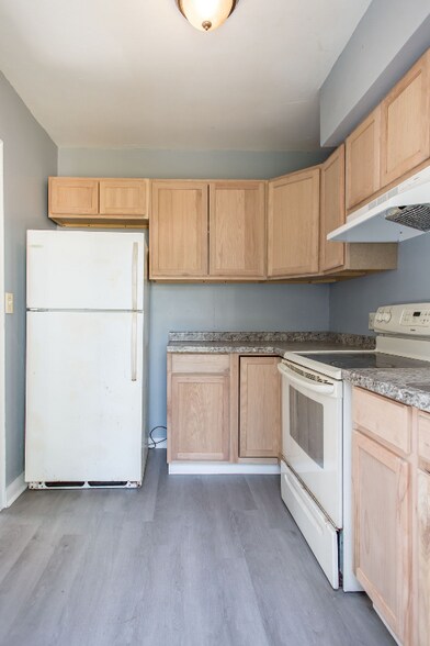Building Photo - 2441 Blain St
