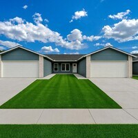 Building Photo - Skyway- Oliver Plan