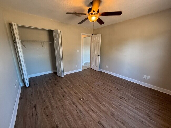 Building Photo - COUNTRY LIVING ON 5 ACRES WITH 3 BED, 3 BA...