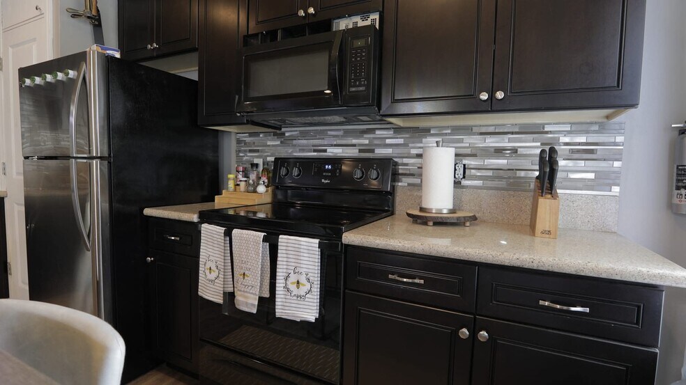 Building Photo - 132 N 3rd St