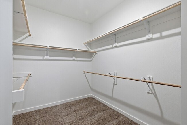 Building Photo - 637 Sierra Rdg