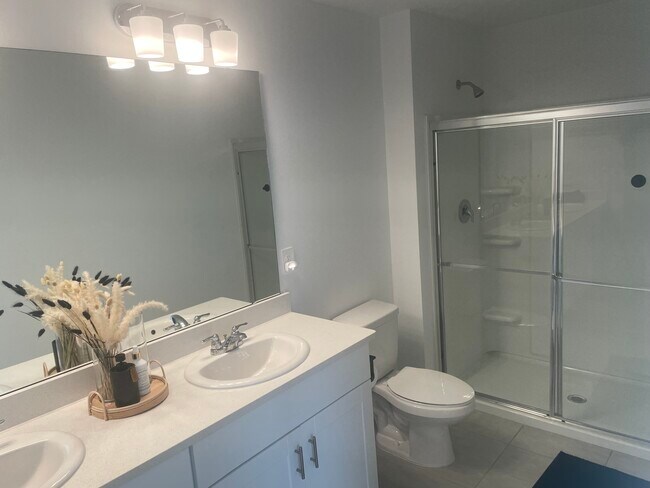 Building Photo - 1308 Drake Rdg Dr