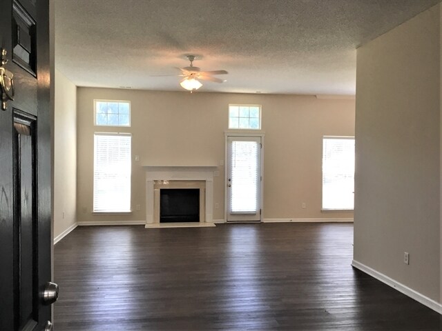 Building Photo - 2839 Oakglade Ct