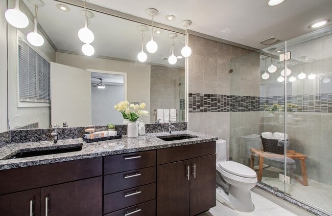 Building Photo - 12625 Memorial Dr