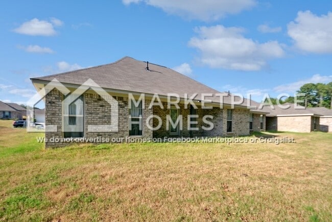 Building Photo - 569 Silver Hill Dr