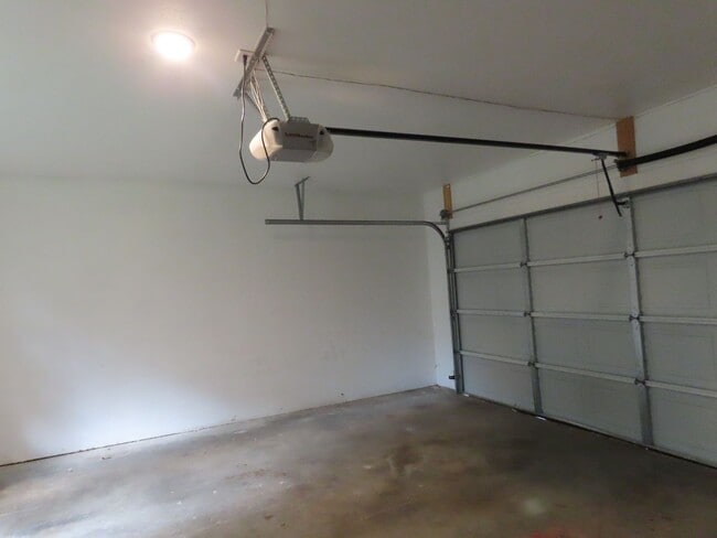 Building Photo - Updated 3 Bedroom, 1 Bathroom Home in Tyler