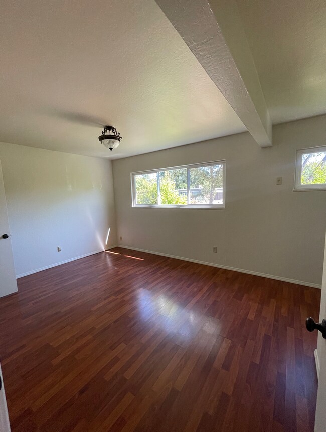 Building Photo - Charming 3 Bedroom Home Near Downtown Davis