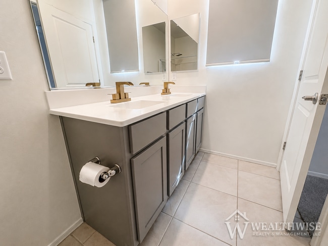 Building Photo - BEAUTIFULLY UPGRADED EXCEPTIONAL HOME WITH MOUNTAIN VIEWS IN SAGUARO HAVEN