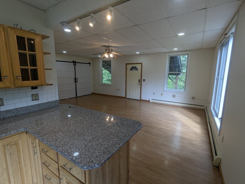 Building Photo - 72 Landmark Hill Dr