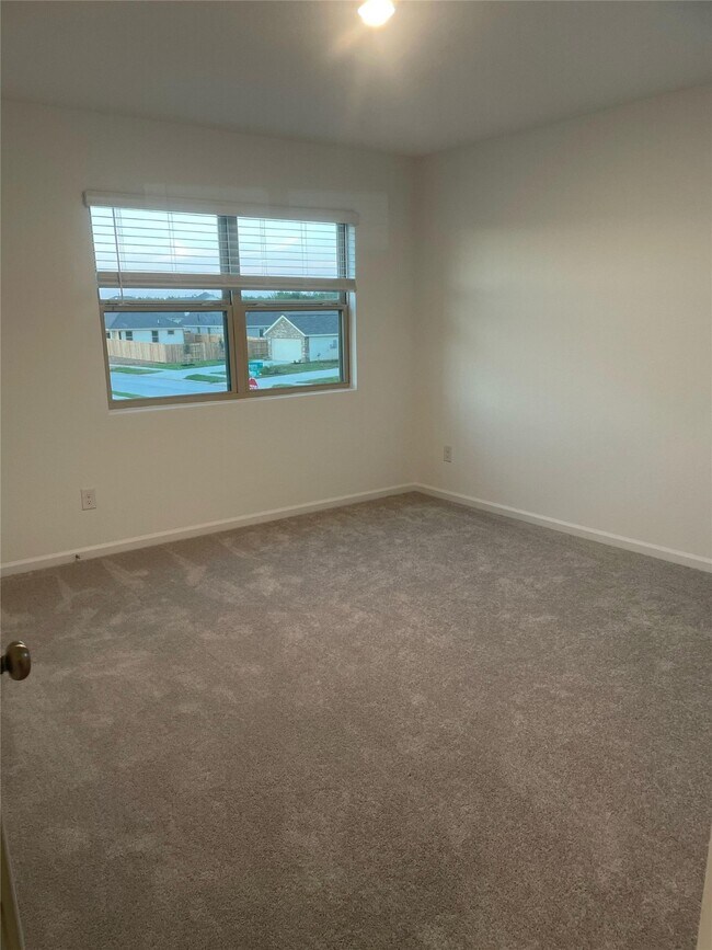 Building Photo - 21042 Longeni Dr
