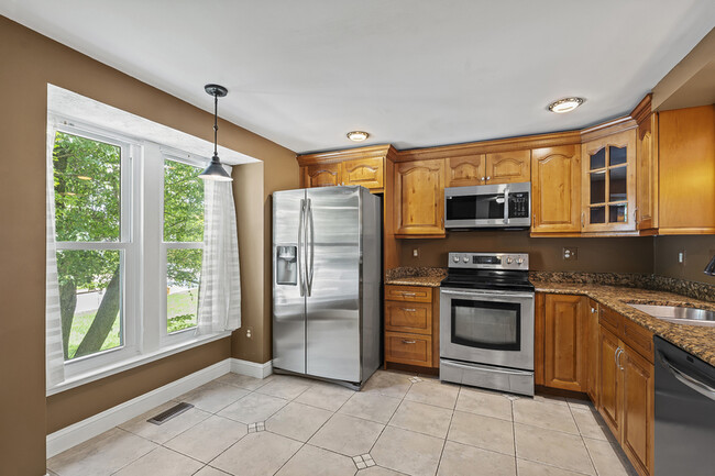 Building Photo - 9515 Quarry Bridge Ct