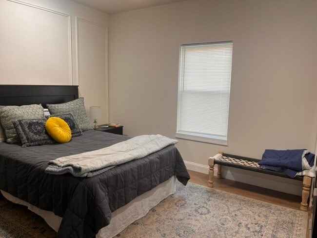 Building Photo - 1020 Crestland Ave