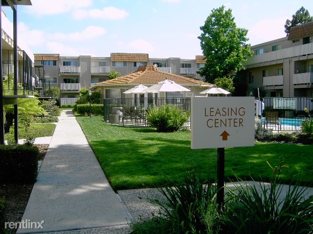 Building Photo - 501 W Hacienda Ave