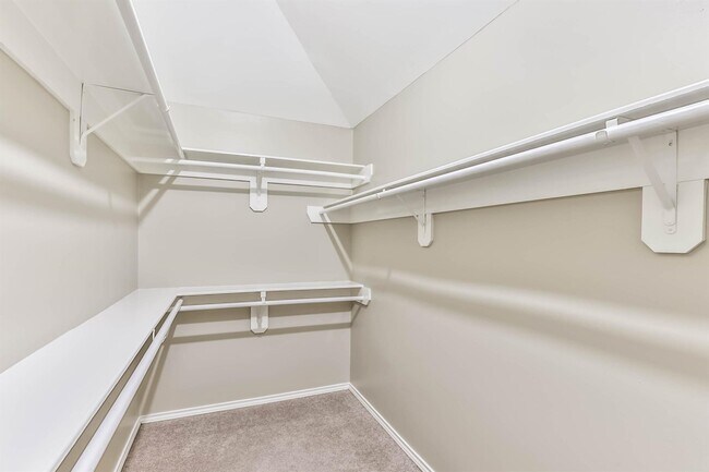 Building Photo - 8326 Hunters Village Dr